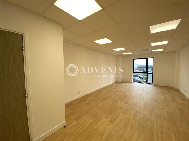 Location Bureaux SERRIS (77700) - Photo 1