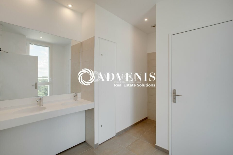 Vente Utilisateur Bureaux CHAMPS SUR MARNE (77420) - Photo 9