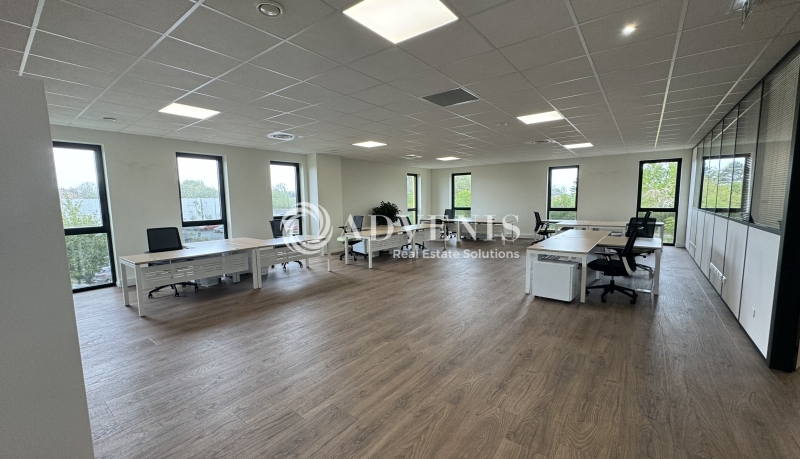 Vente Utilisateur Bureaux SERVON (77170) - Photo 1