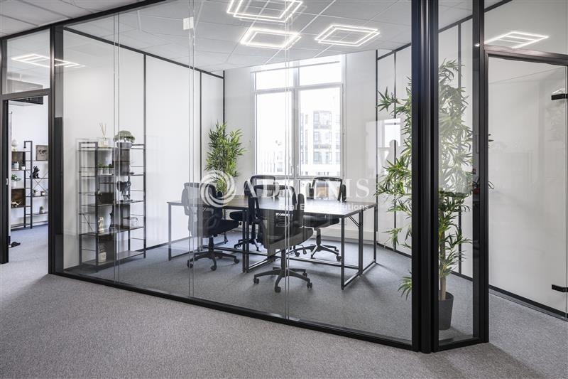 Location Bureaux CHESSY (77700) - Photo 1