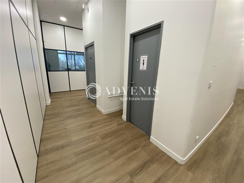 Vente Utilisateur Bureaux NOISY LE GRAND (93160) - Photo 8