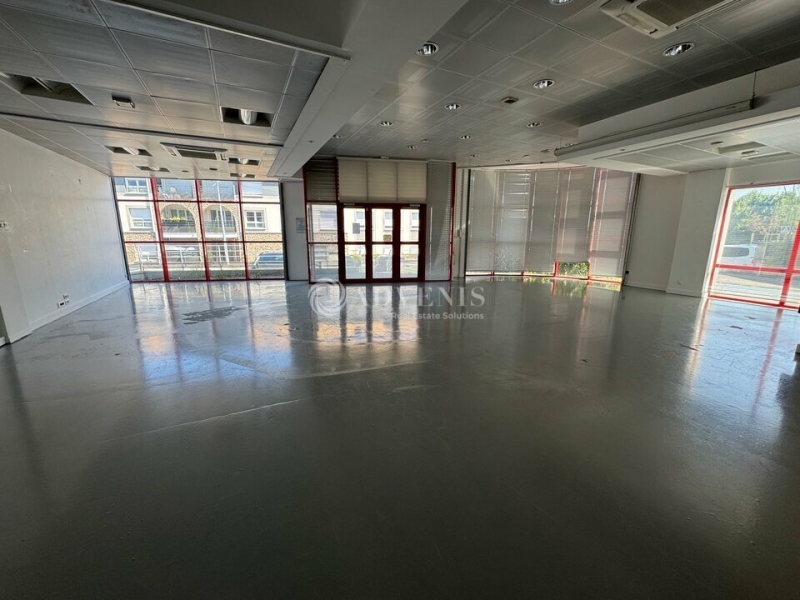 Location Commerces PONTAULT COMBAULT (77340) - Photo 1