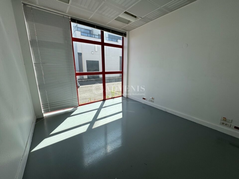 Location Commerces PONTAULT COMBAULT (77340) - Photo 3
