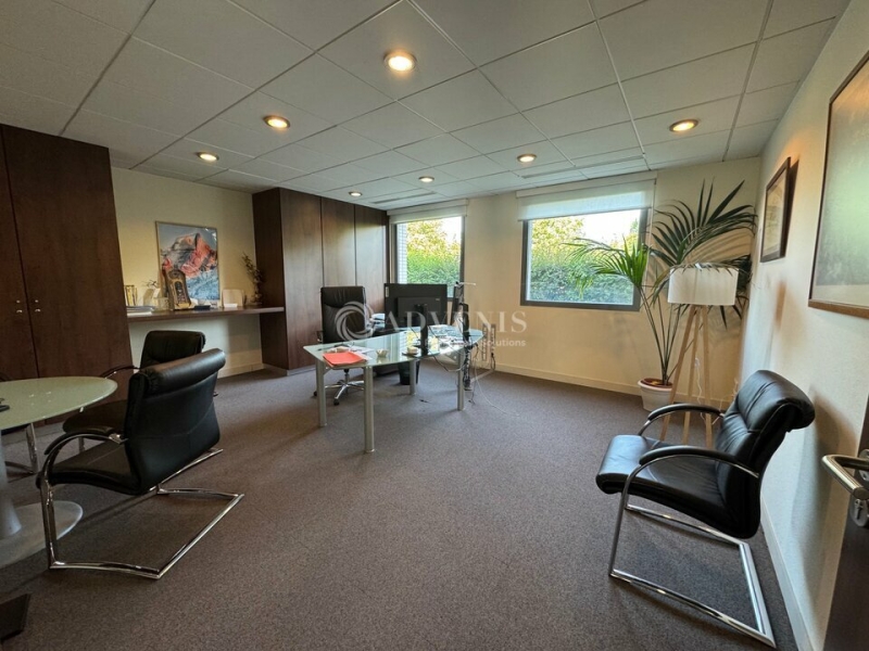 Vente Investisseur Bureaux MAGNY LE HONGRE (77700) - Photo 1
