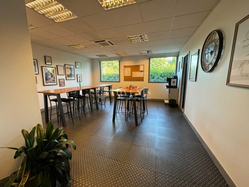 Vente Investisseur Bureaux MAGNY LE HONGRE (77700) - Photo 2