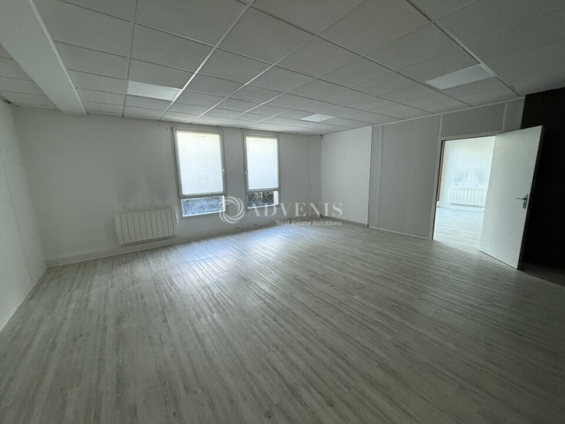 Location Bureaux MAGNY LE HONGRE (77700) - Photo 8