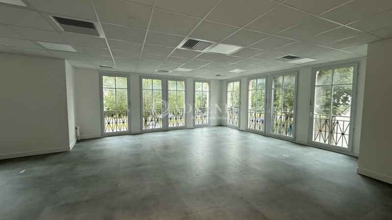 Location Bureaux CHESSY (77700) - Photo 2