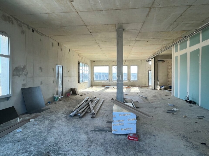 Vente Investisseur Commerces SERRIS (77700) - Photo 1