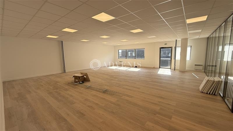 Vente Investisseur Bureaux FERRIERES-EN-BRIE (77164) - Photo 1