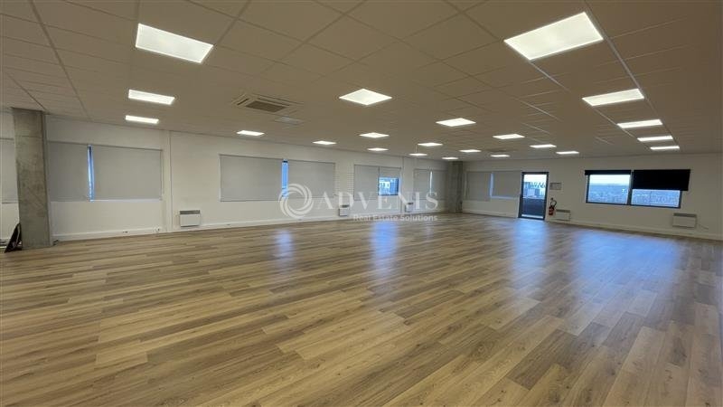 Vente Investisseur Bureaux FERRIERES-EN-BRIE (77164) - Photo 1