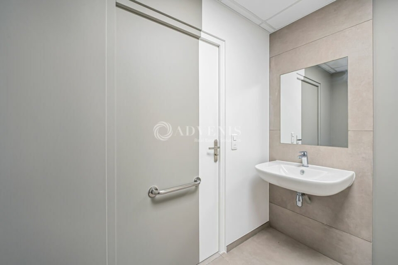 Location Activités Entrepôts SERRIS (77700) - Photo 9