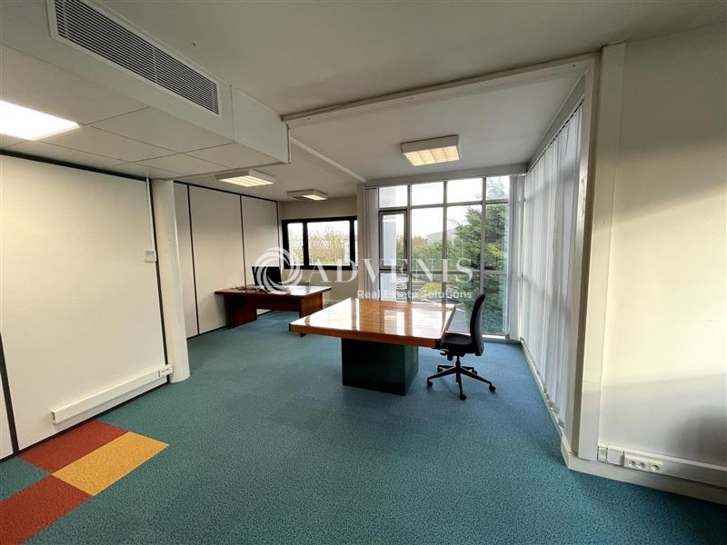 Location Bureaux FERRIERES (77164) - Photo 3