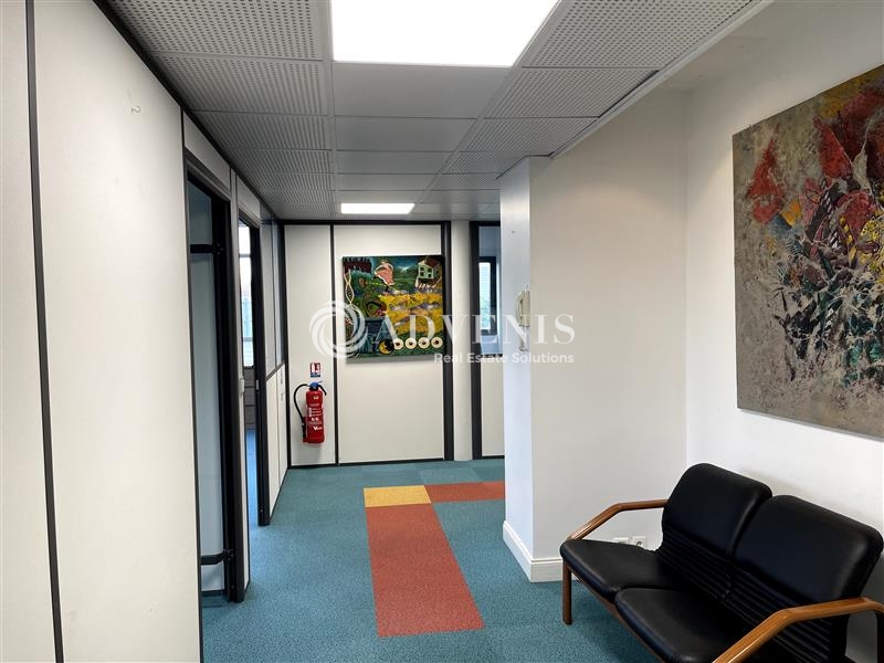 Location Bureaux FERRIERES (77164) - Photo 9