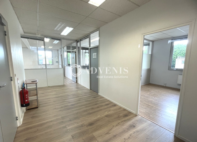 Location Bureaux TREMBLAY EN FRANCE (93290) - Photo 9