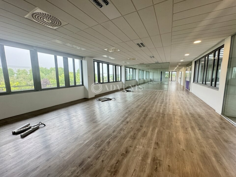 Location Bureaux et activités légères ROISSY EN FRANCE (95700) - Photo 6