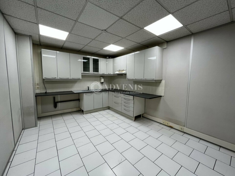 Location Activités Entrepôts LE MESNIL AMELOT (77990) - Photo 9