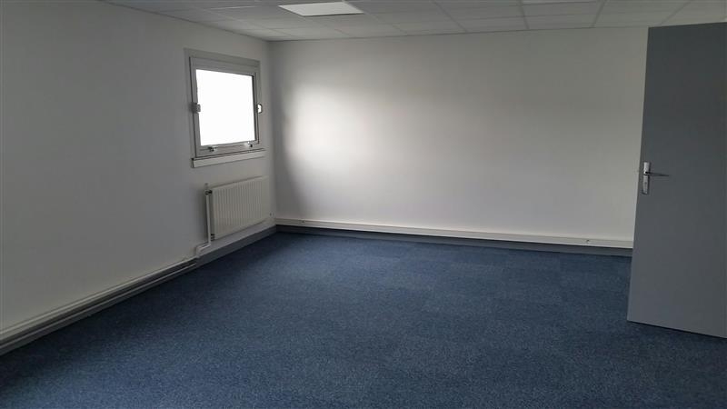 Location Activités Entrepôts TREMBLAY EN FRANCE (93290) - Photo 3