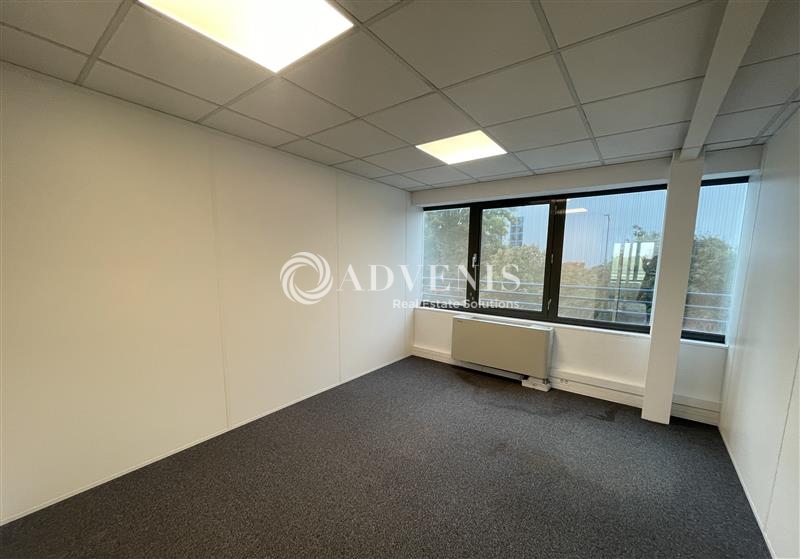 Location Bureaux LE THILLAY (95500) - Photo 2