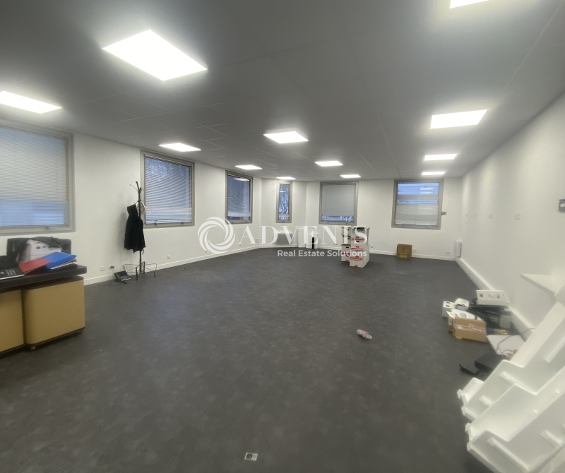 Location Bureaux TREMBLAY EN FRANCE (93290) - Photo 6