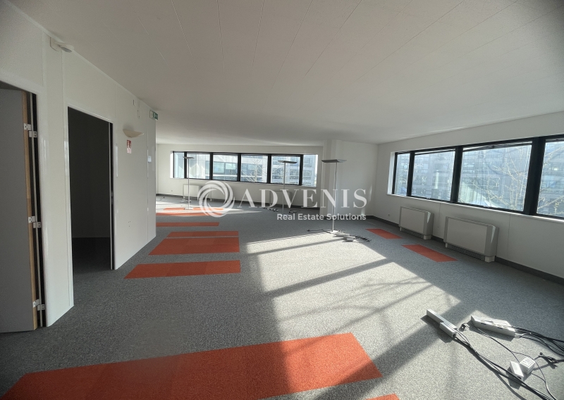 Location Bureaux TREMBLAY EN FRANCE (93290) - Photo 4