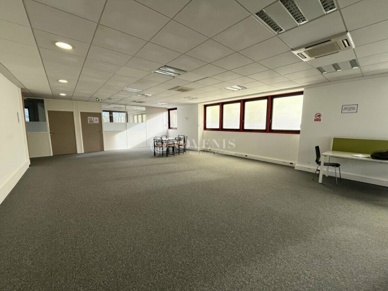 Location Bureaux et activités légères VILLEPINTE (93420) - Photo 8