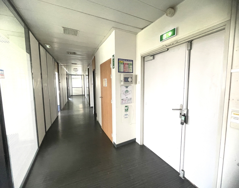 Location Bureaux TREMBLAY EN FRANCE (93290) - Photo 7