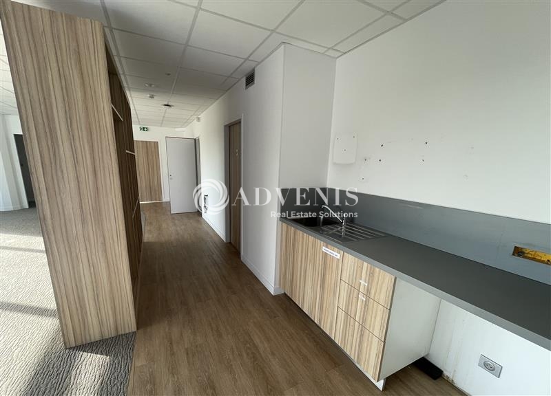 Location Bureaux TREMBLAY EN FRANCE (93290) - Photo 6