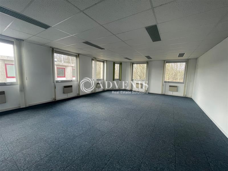 Location Bureaux TREMBLAY EN FRANCE (93290) - Photo 1