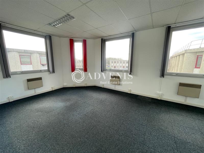 Location Bureaux TREMBLAY EN FRANCE (93290) - Photo 3