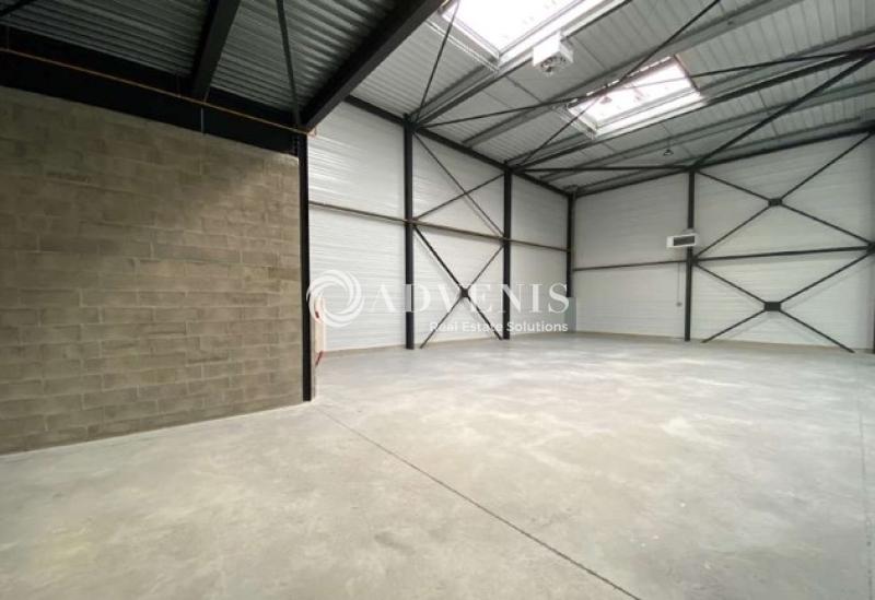 Location Activités Entrepôts LOUVRES (95380) - Photo 2