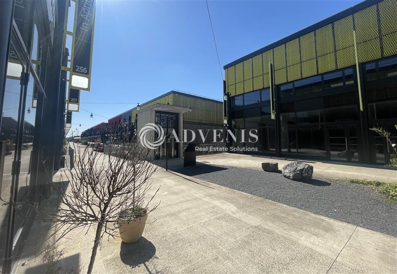 Location Commerces TREMBLAY EN FRANCE (93290) - Photo 3