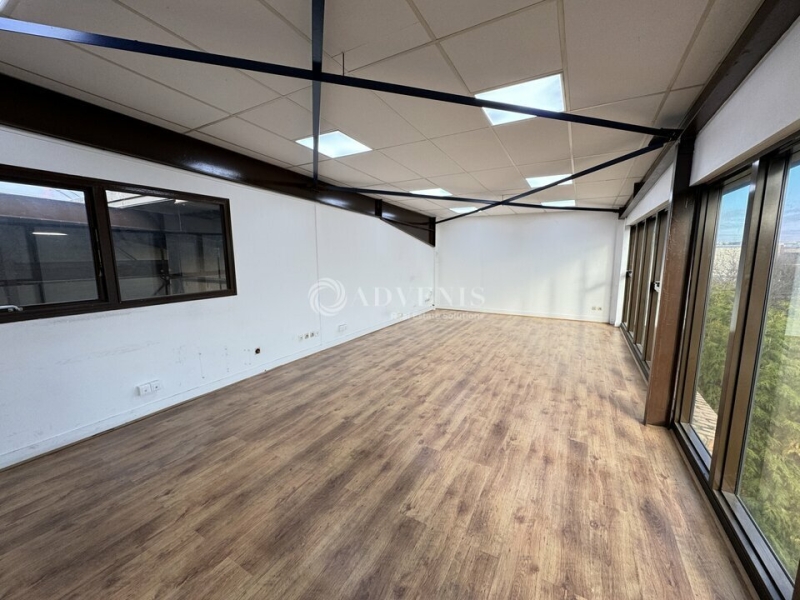 Location Activités Entrepôts LE THILLAY (95500) - Photo 10