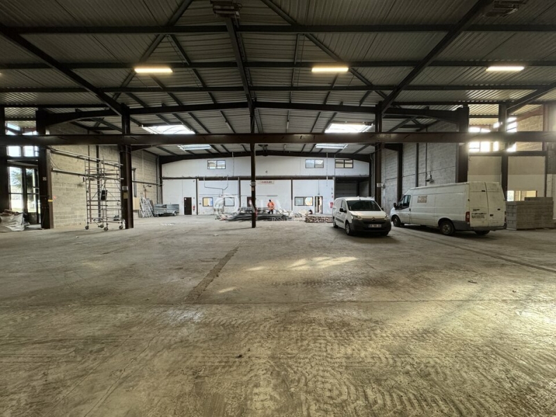 Location Activités Entrepôts LE THILLAY (95500) - Photo 2