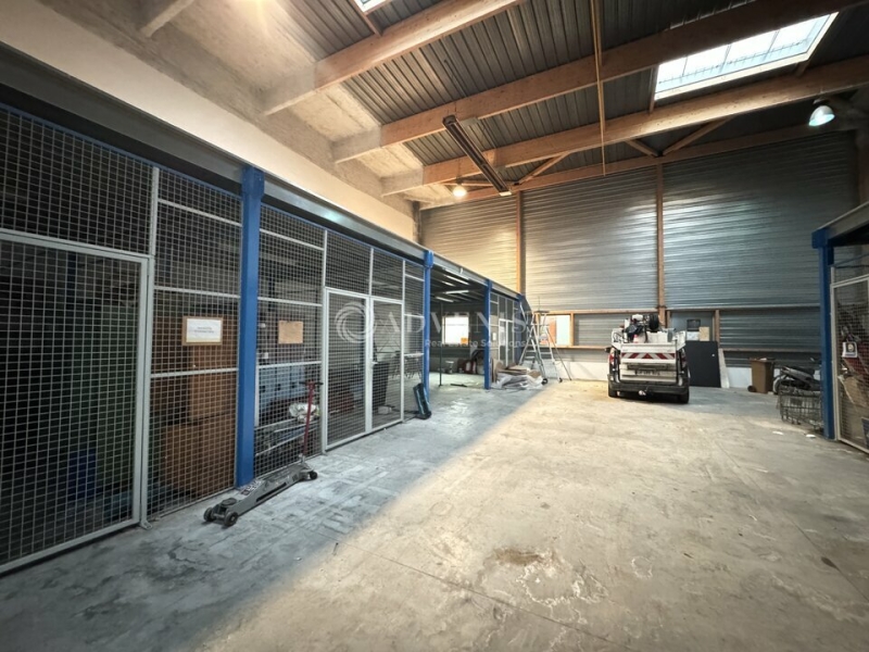 Location Activités Entrepôts LE BOURGET (93350) - Photo 4