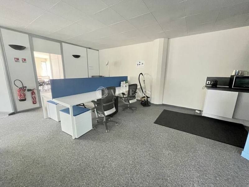 Location Bureaux TREMBLAY EN FRANCE (93290) - Photo 1