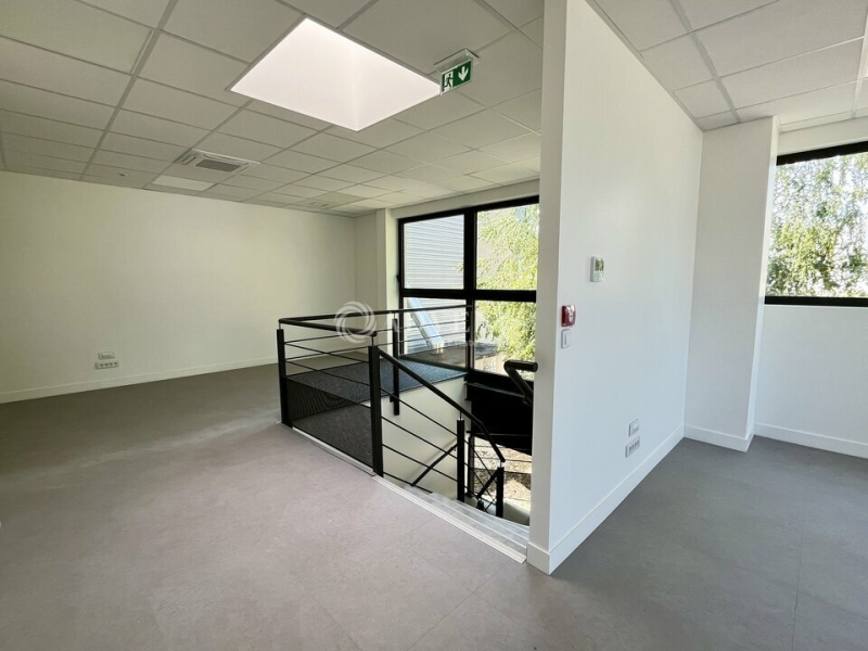 Location Activités Entrepôts LE MESNIL AMELOT (77990) - Photo 7