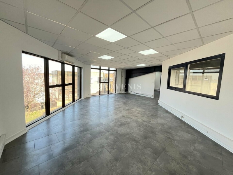 Location Activités Entrepôts LE THILLAY (95500) - Photo 6