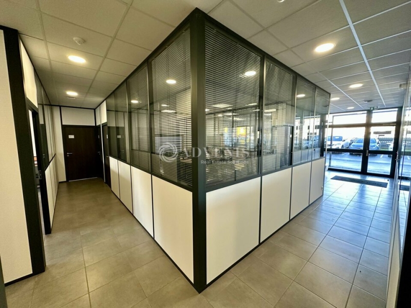 Location Bureaux et activités légères SAINTE LUCE SUR LOIRE (44980) - Photo 3