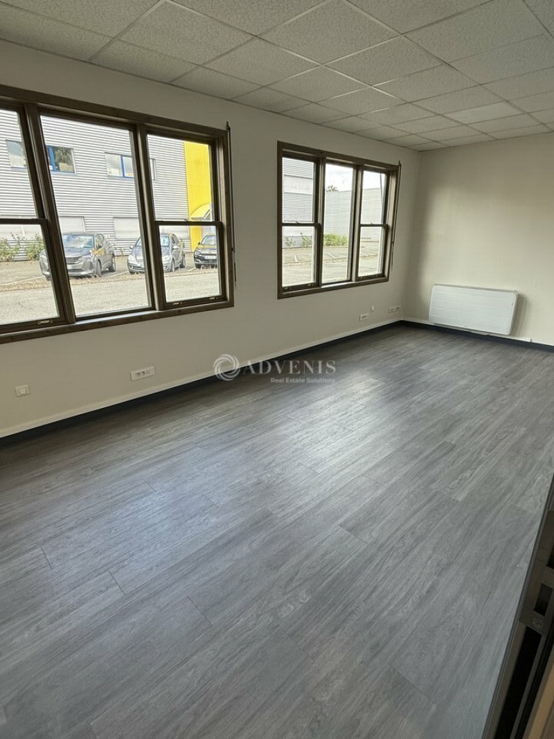 Location Bureaux LA CHAPELLE-SAINT-MESMIN (45380) - Photo 4