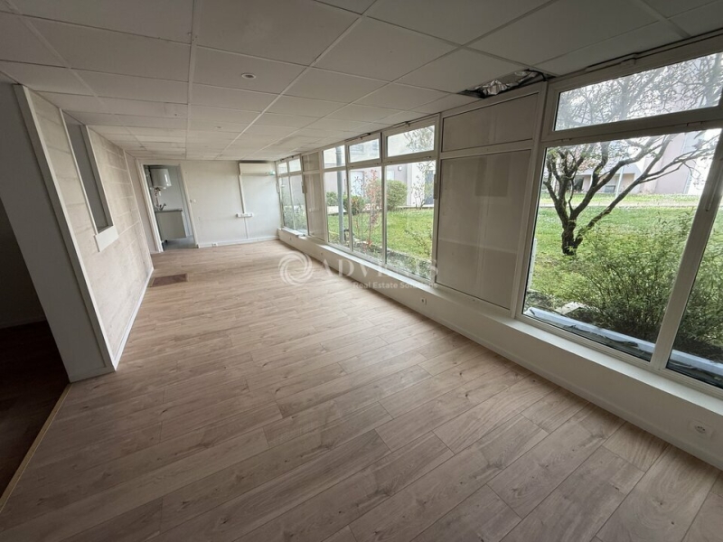 Location Commerces ORLÉANS (45100) - Photo 6