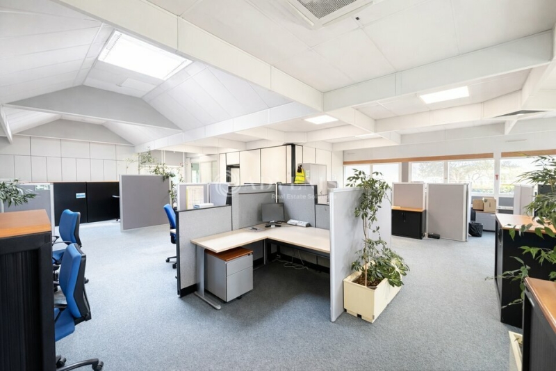 Location Bureaux FLEURY LES AUBRAIS (45400) - Photo 1