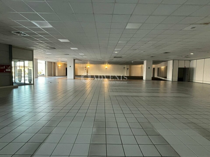 Location Commerces FLEURY LES AUBRAIS (45400) - Photo 3