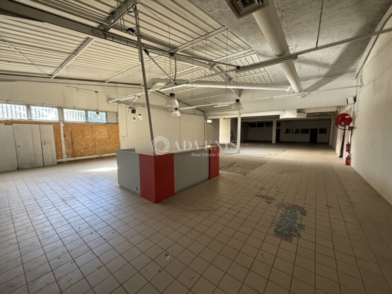 Location Commerces FLEURY LES AUBRAIS (45400) - Photo 2