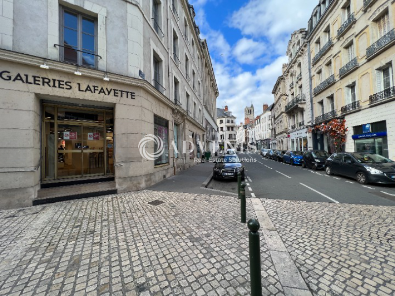 Location Commerces ORLEANS (45000) - Photo 1