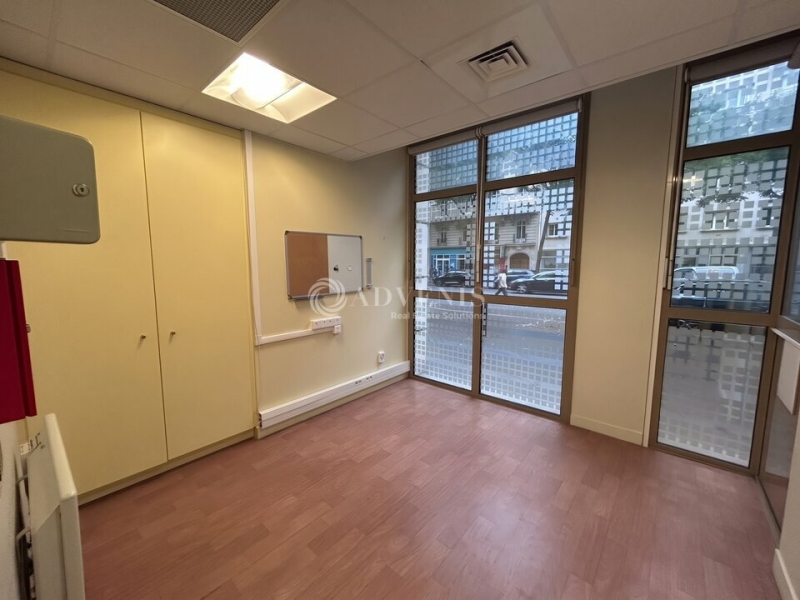 Location Bureaux PARIS (75011) - Photo 12
