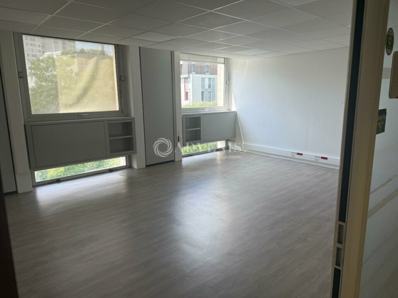 Location Bureaux PARIS (75019) - Photo 6