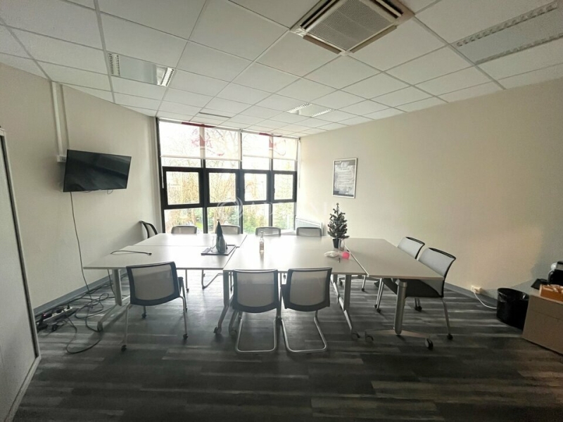 Location Bureaux NOGENT SUR MARNE (94130) - Photo 9