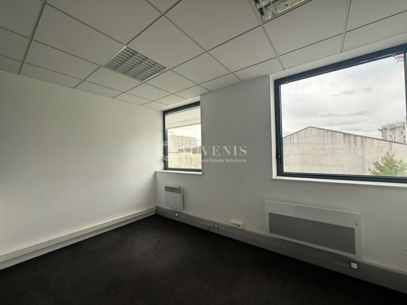 Location Bureaux IVRY SUR SEINE (94200) - Photo 2