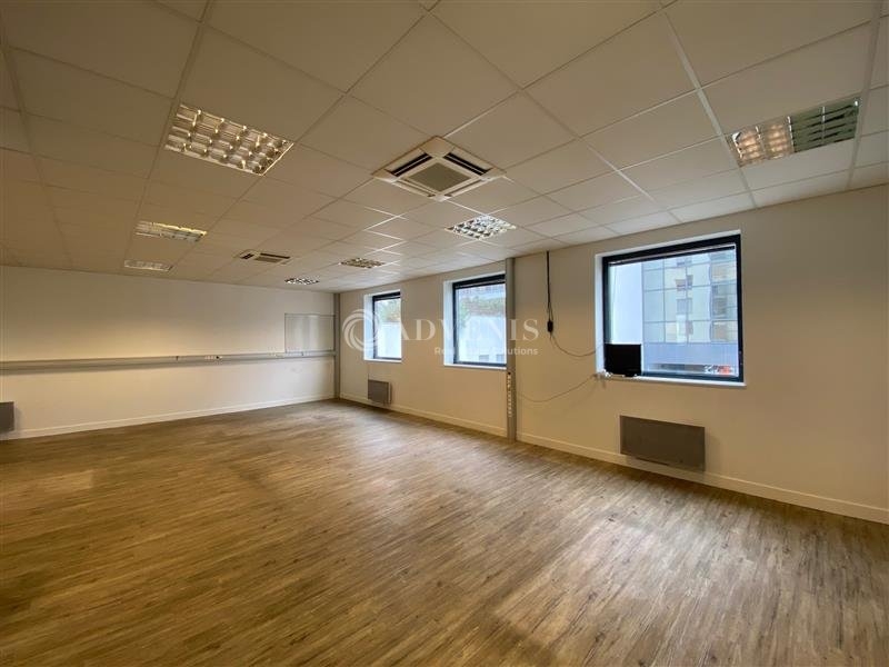 Location Bureaux IVRY SUR SEINE (94200) - Photo 1