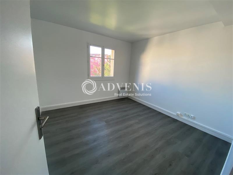 Vente Utilisateur Bureaux POISSY (78300) - Photo 5